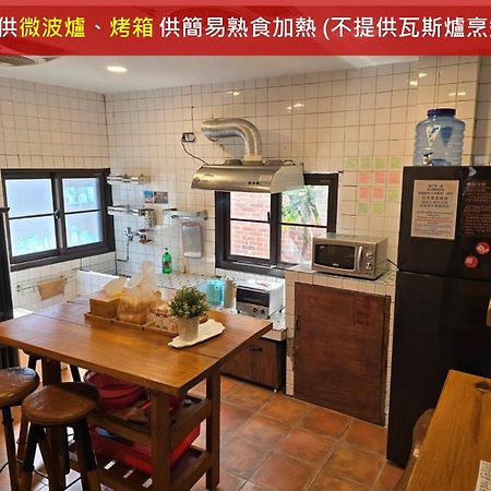 Old Wow老屋瓦共享民宿hostel 桃園市民宿074號 Лонгтан Экстерьер фото